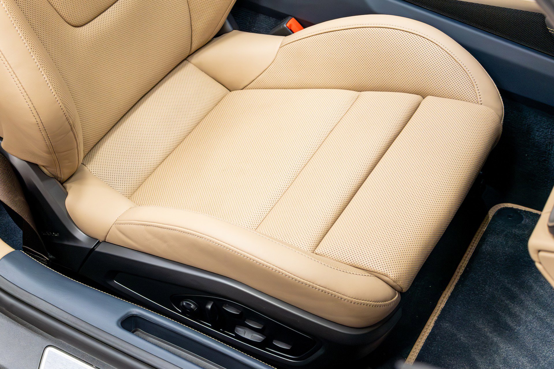 Used 2021 Porsche 911 Turbo S image 24