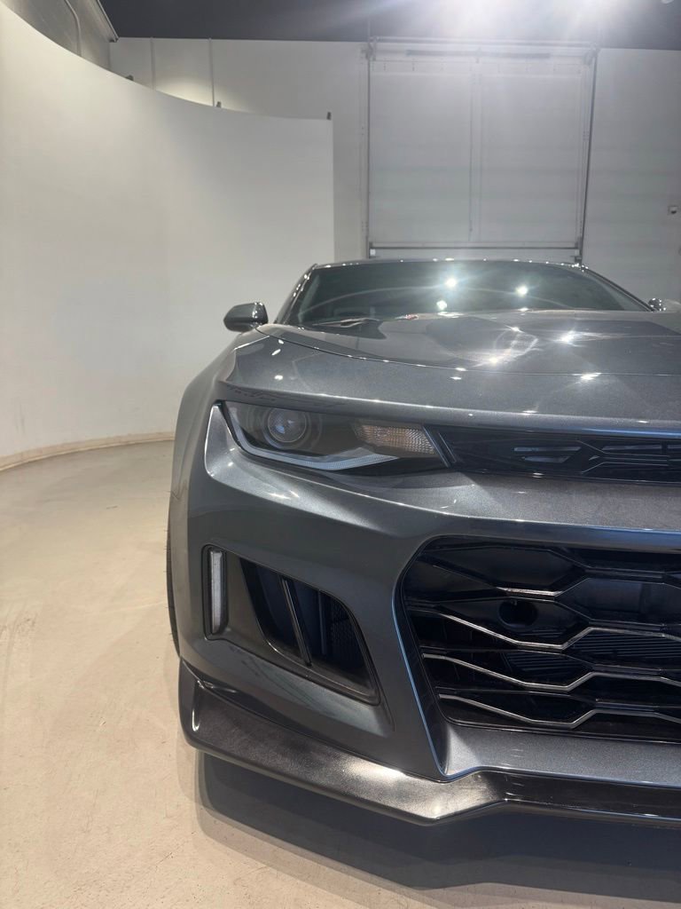 Used 2021 Chevrolet Camaro ZL1 RWD image 10
