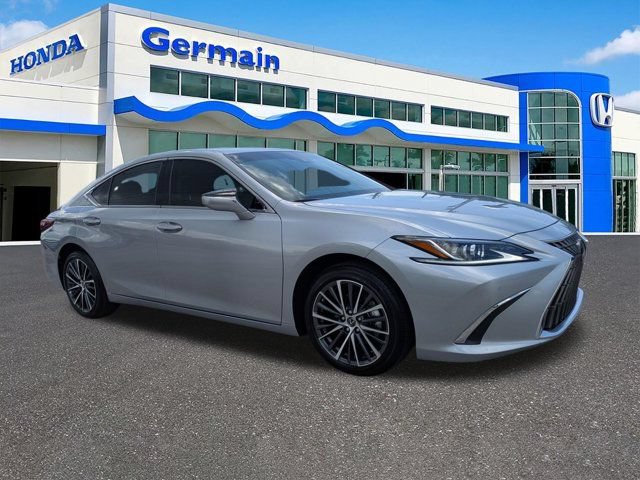 Used 2025 Lexus ES 300h w/ Premium Package FWD image 3