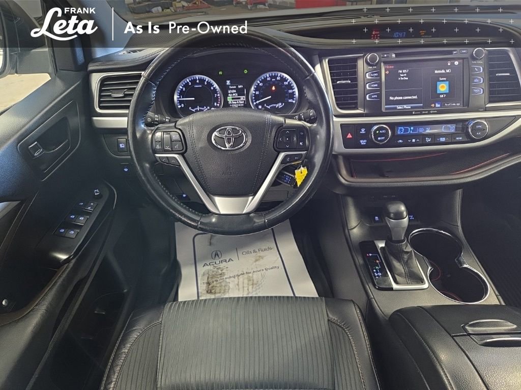 Used 2017 Toyota Highlander Plus AWD/4WD image 17