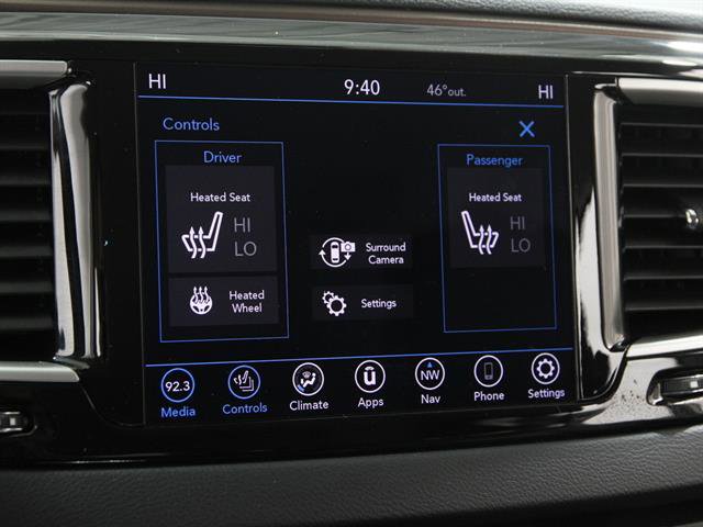 Used 2019 Chrysler Pacifica Touring-L w/ Advanced Safetytec Group image 11