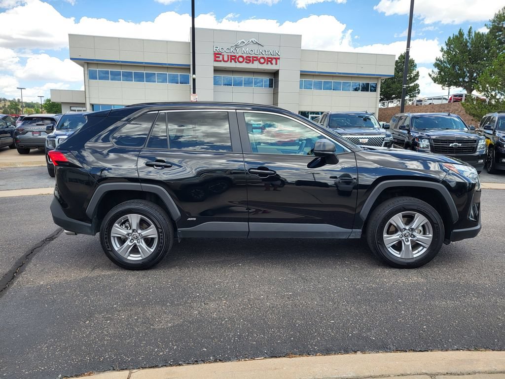 Used 2024 Toyota RAV4 LE AWD/4WD image 3