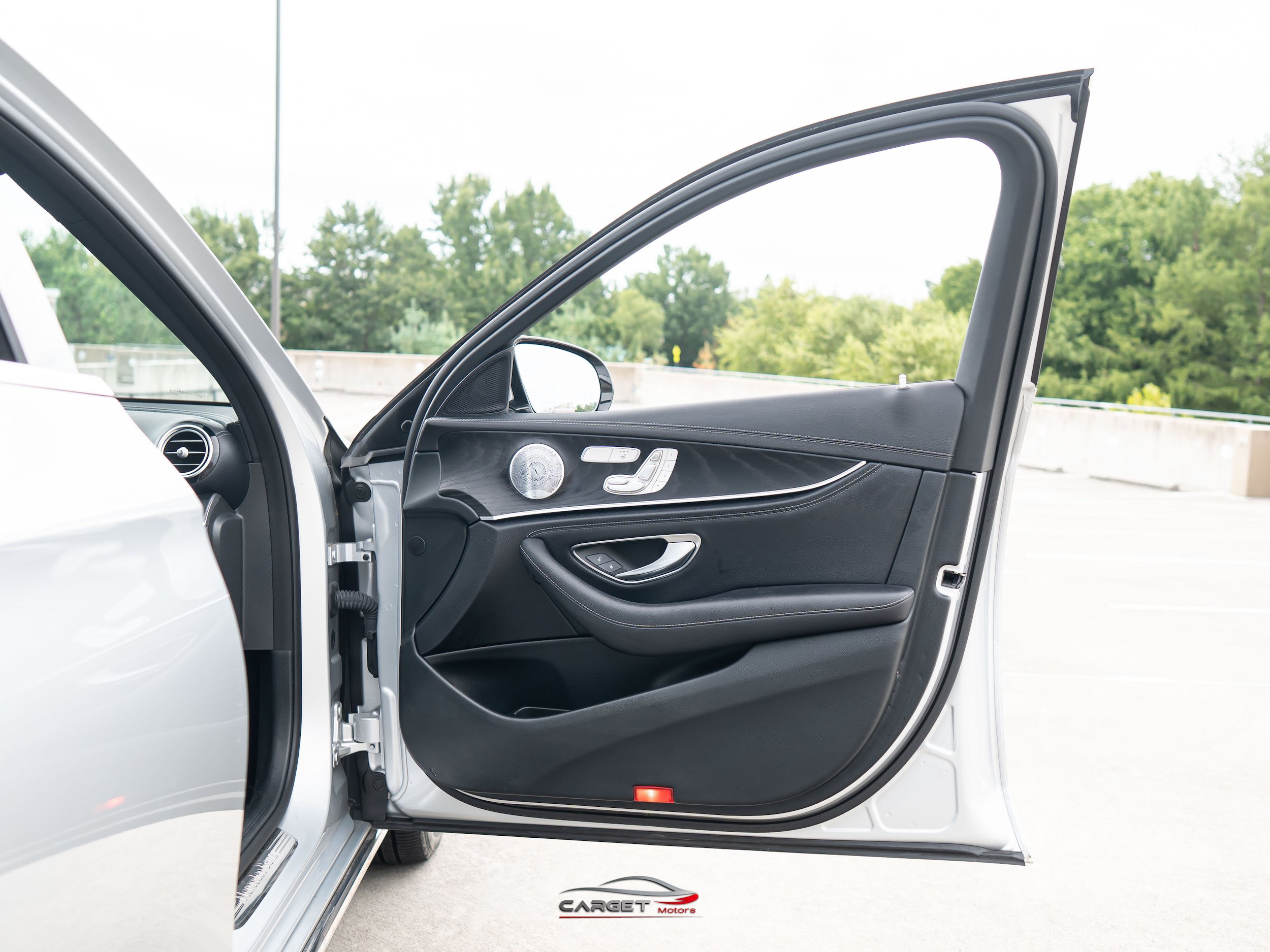Used 2019 Mercedes-Benz E 300 4MATIC w/ Premium 1 Package image 38