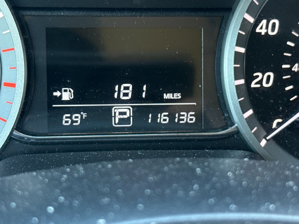 Used 2015 Nissan Sentra SV FWD image 27