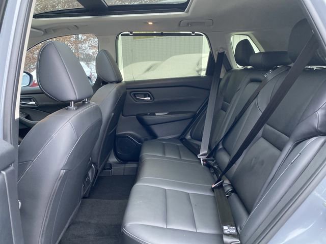 Used 2025 Nissan Rogue SL w/ SL Premium Package image 31