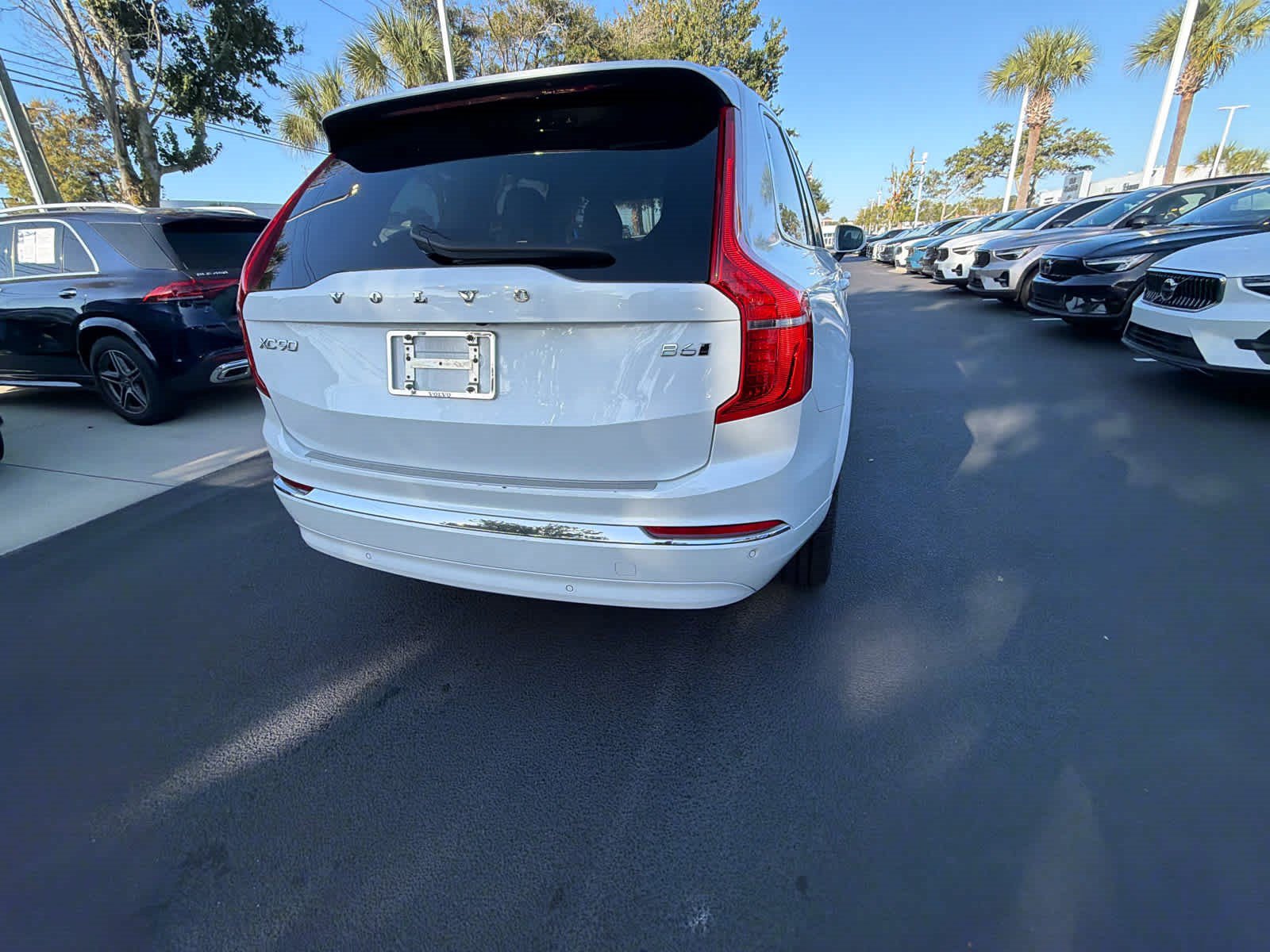 Used 2024 Volvo XC90 B6 Ultimate w/ Lounge Package AWD/4WD image 14