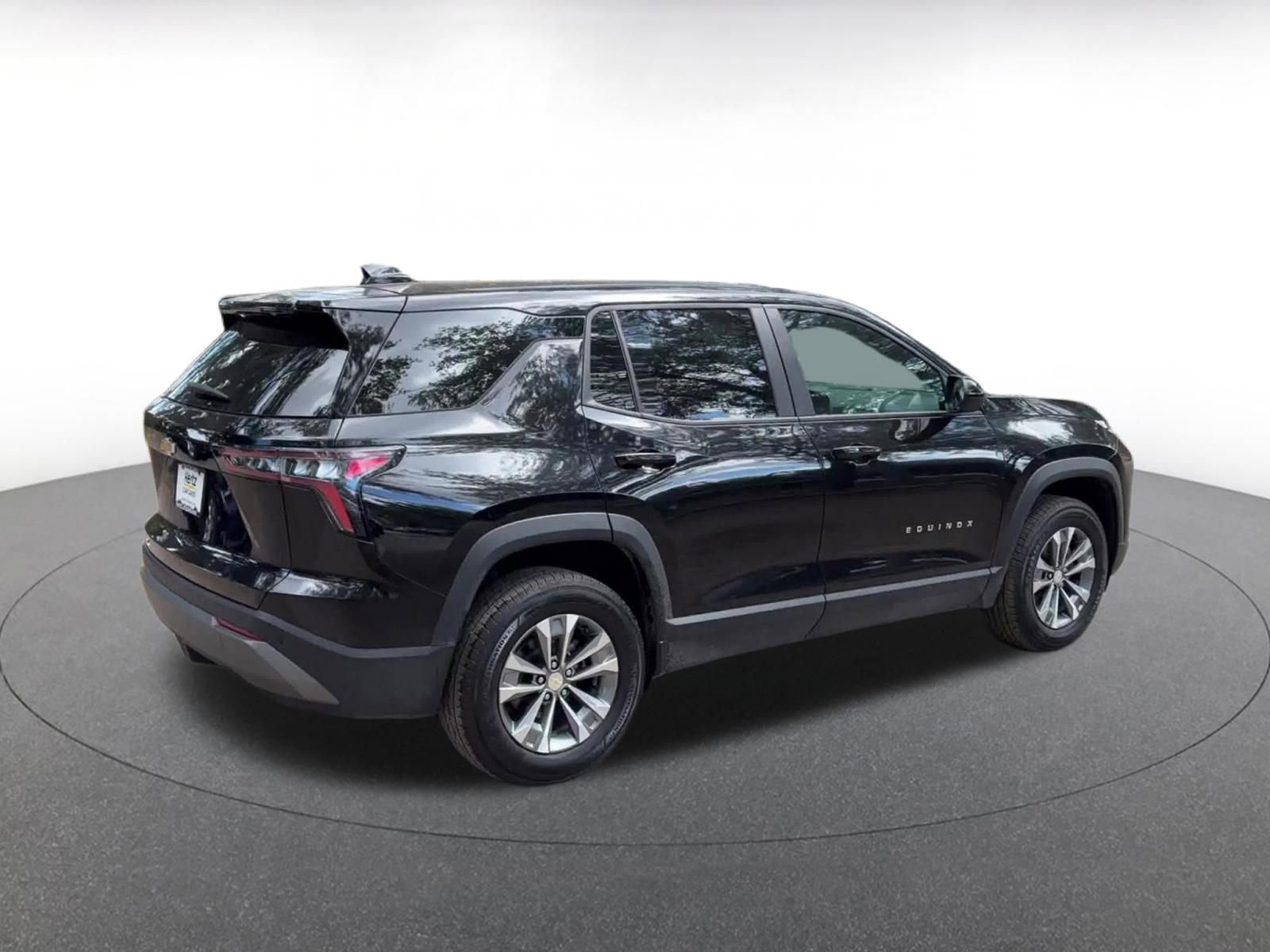 Used 2025 Chevrolet Equinox LT FWD image 15