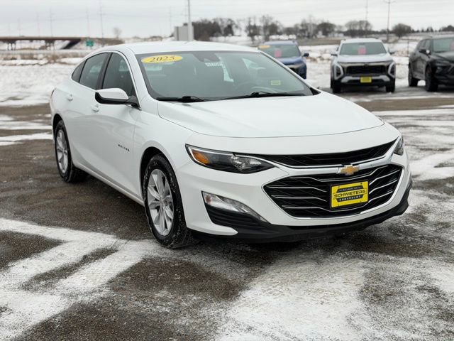 Used 2025 Chevrolet Malibu LT image 3