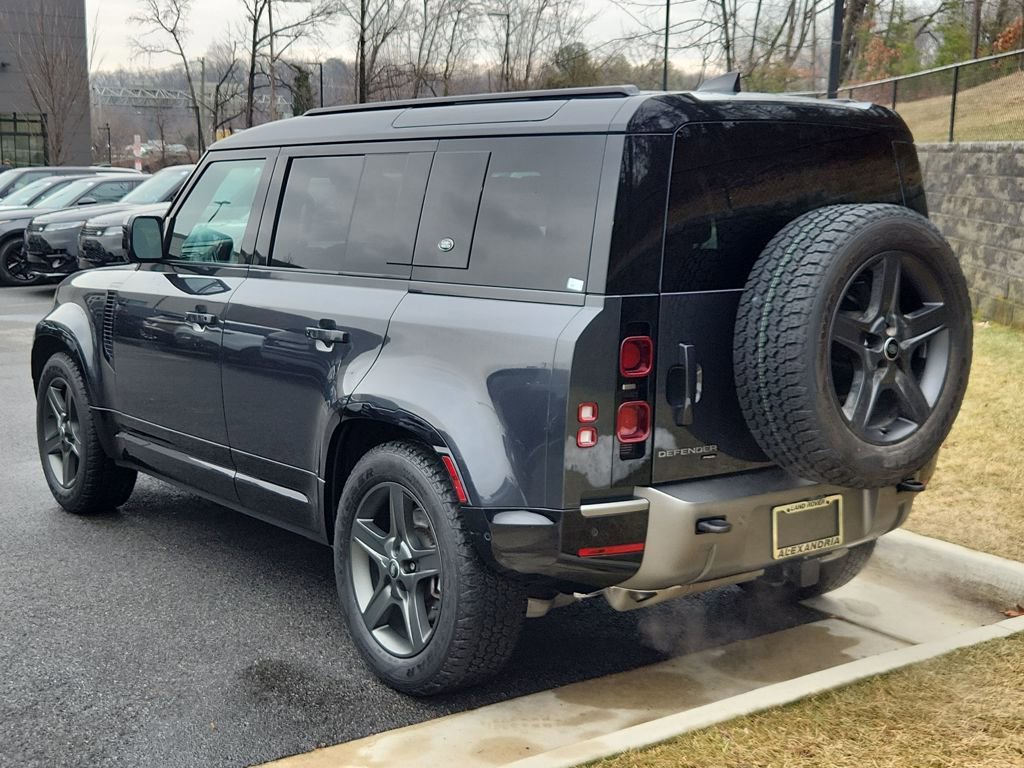 Used 2023 Land Rover Defender 110 X-Dynamic SE image 12