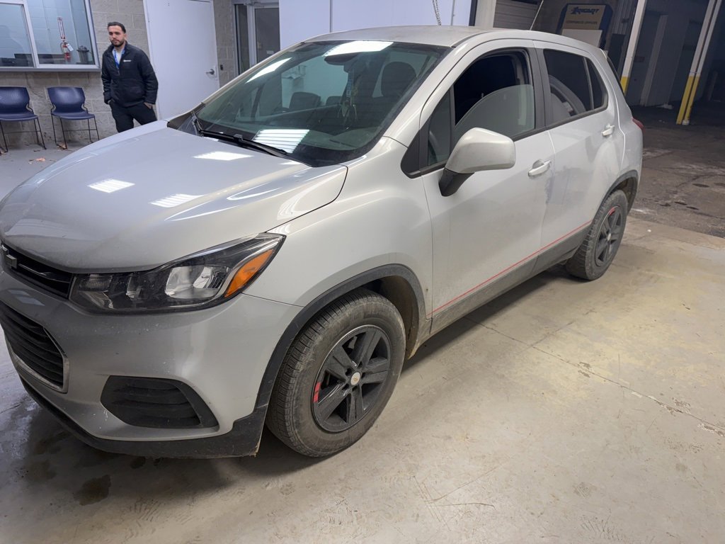 Used 2021 Chevrolet Trax LS w/ Tint and Cruise Package image 2