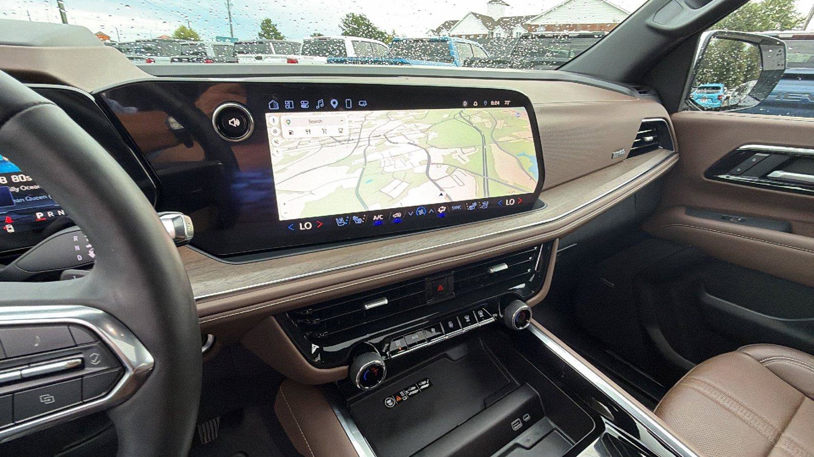 Used 2025 Chevrolet Tahoe High Country AWD/4WD image 6
