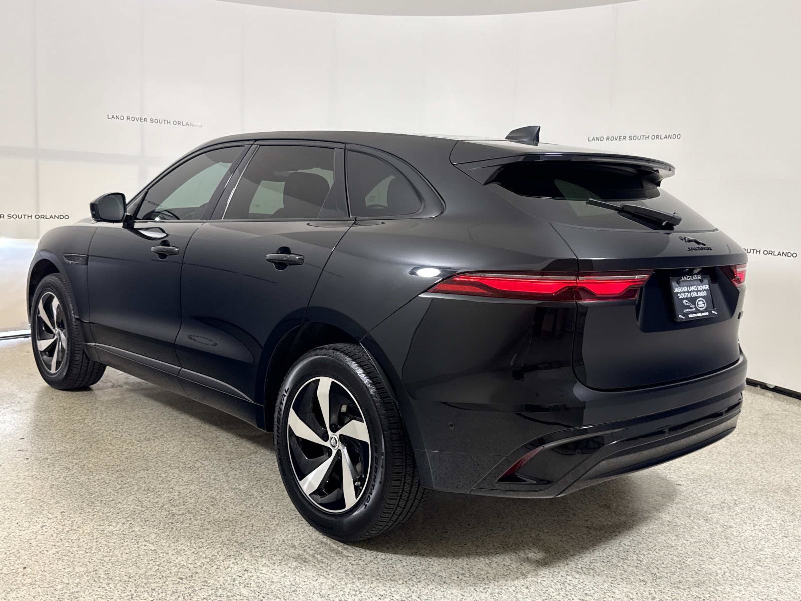 Used 2026 Jaguar F-PACE R-Dynamic S AWD/4WD image 3