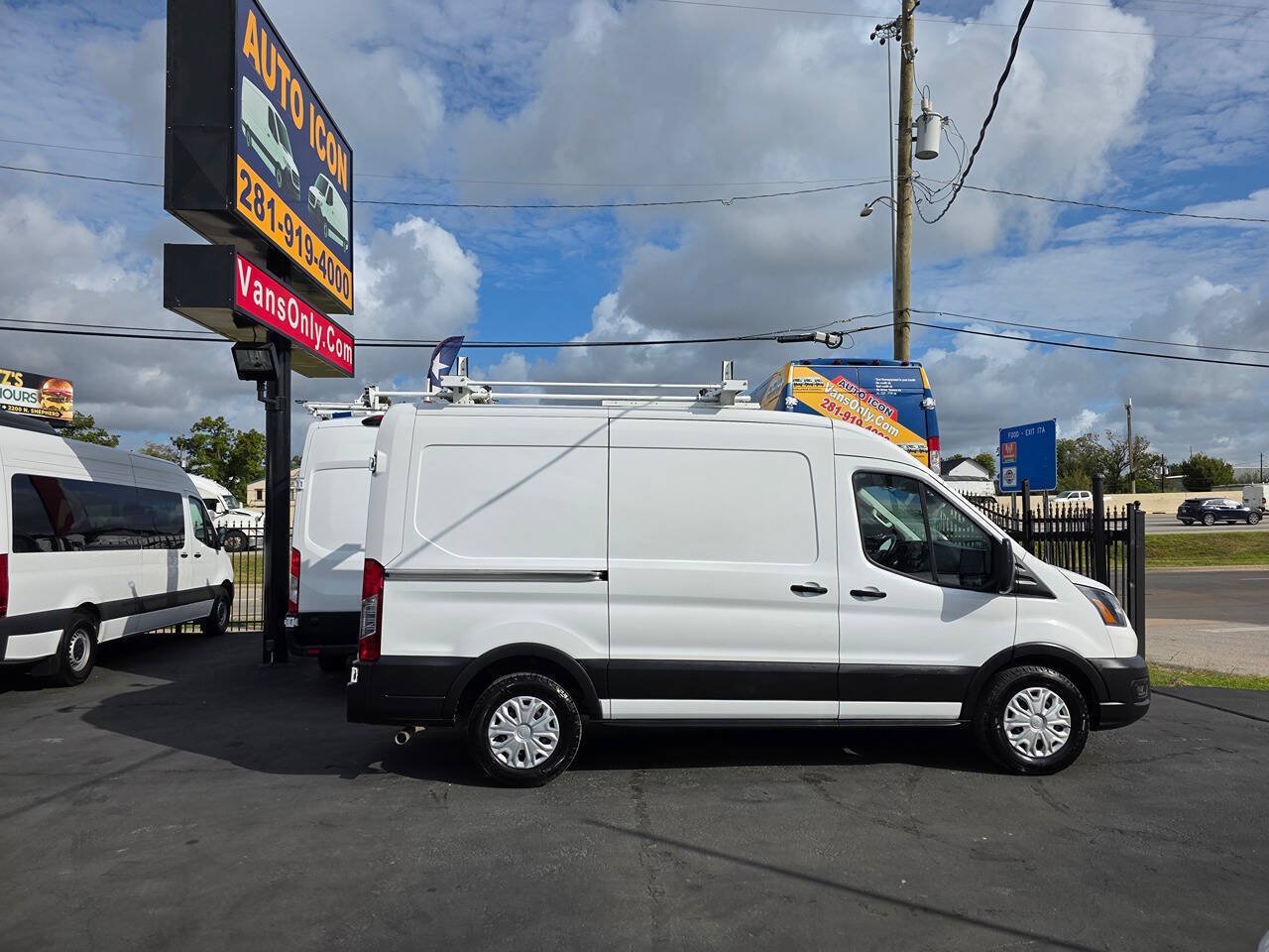 Used 2022 Ford Transit 150 Medium Roof w/ Load Area Protection Package RWD image 3