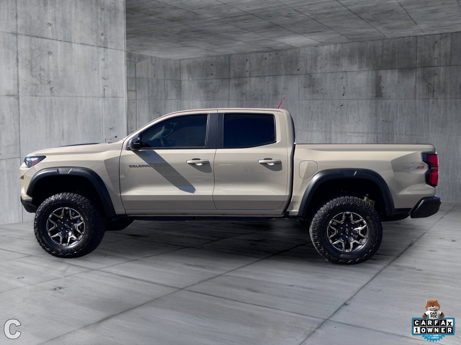 Used 2024 Chevrolet Colorado ZR2 w/ Technology Package AWD/4WD image 3