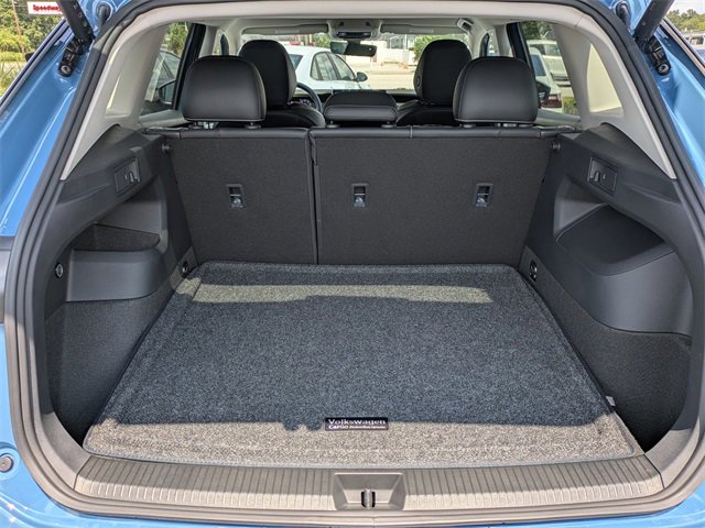 New 2025 Volkswagen Tiguan SE image 13