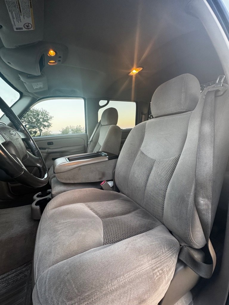 Used 2004 Chevrolet Silverado 3500 2WD Crew Cab w/ Heavy-Duty Power Package image 10