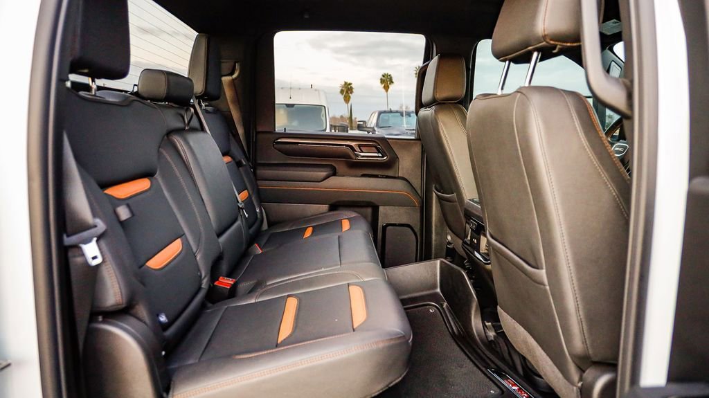 Used 2025 GMC Sierra 2500 AT4 image 19
