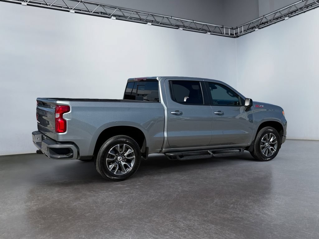 Used 2024 Chevrolet Silverado 1500 RST w/ Convenience Package II AWD/4WD image 3