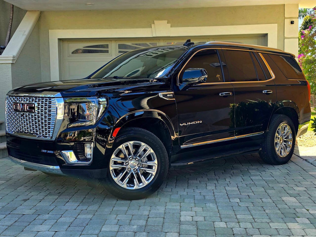 Used 2021 GMC Yukon SLT w/ SLT Premium Package RWD image 4