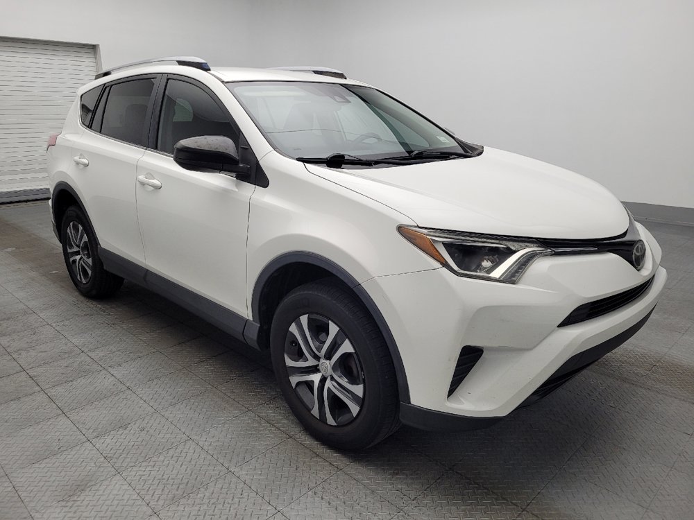 Used 2018 Toyota RAV4 LE FWD image 13