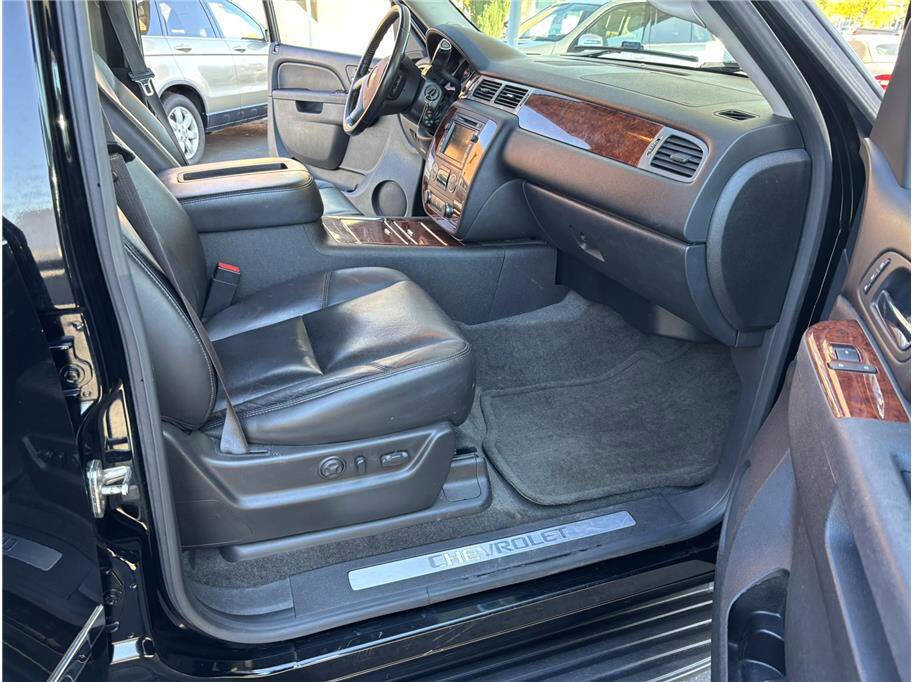 Used 2011 Chevrolet Tahoe LTZ image 17