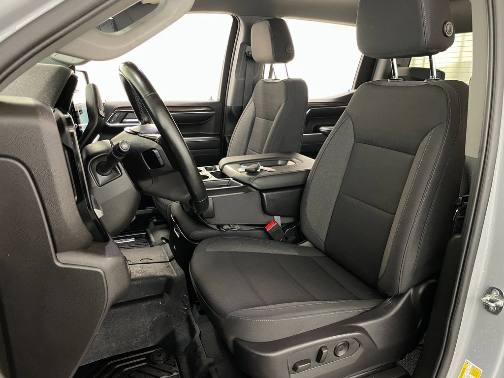 Used 2024 Chevrolet Silverado 1500 LT image 24