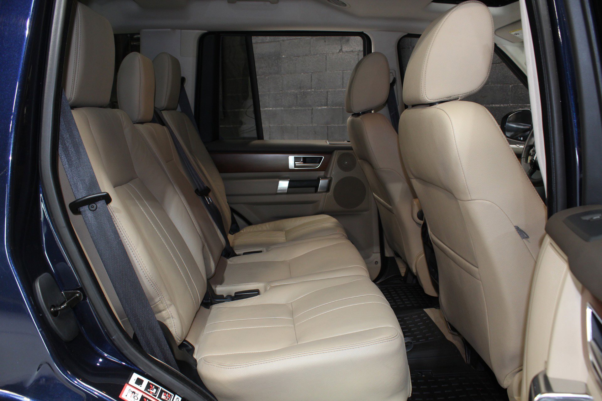 Used 2016 Land Rover LR4 HSE AWD/4WD image 52
