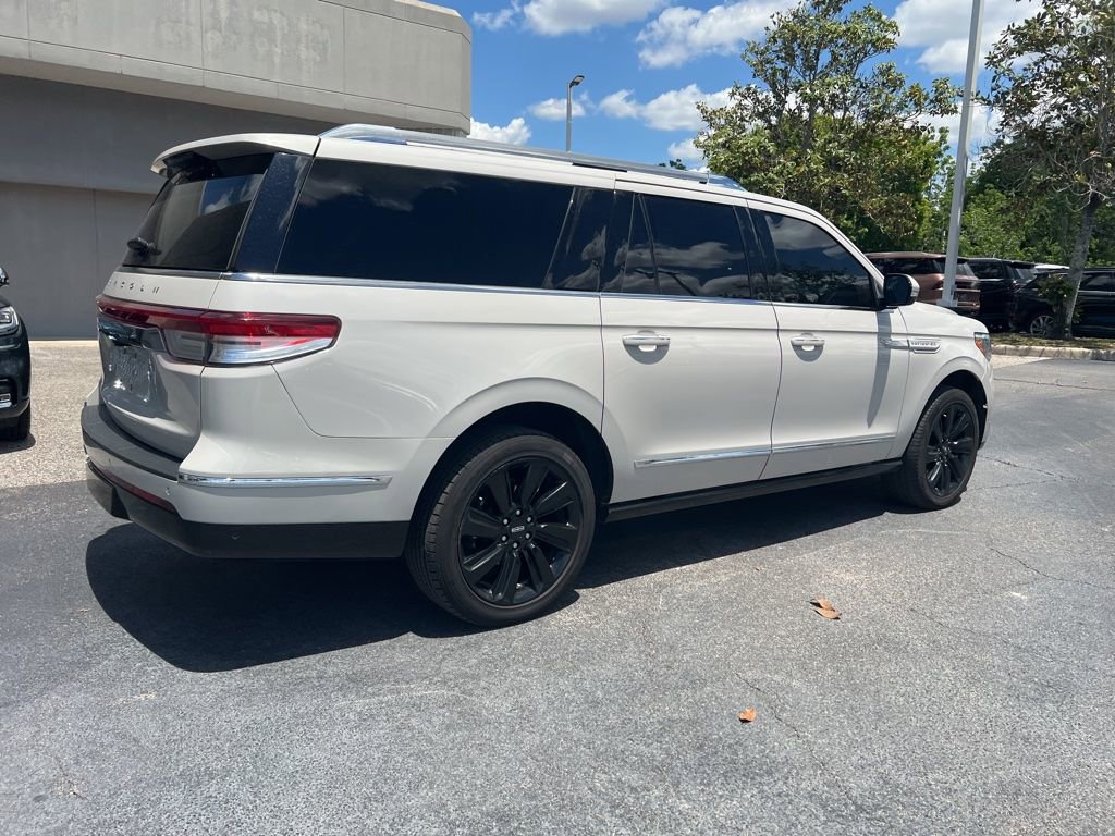Used 2024 Lincoln Navigator L Reserve AWD/4WD image 3