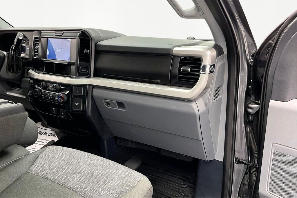 Used 2025 Ford F350 XLT w/ FX4 Off-Road Package image 15