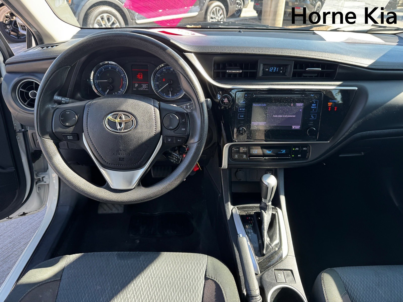 Used 2019 Toyota Corolla LE image 15