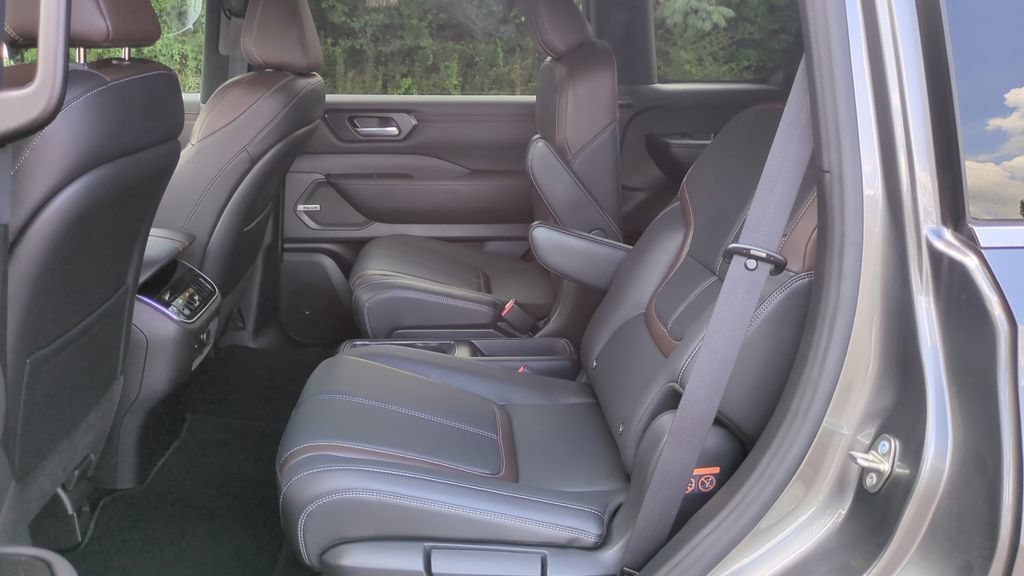 Used 2025 Nissan Armada SL w/ Captain's Chari Seat Package AWD/4WD image 14