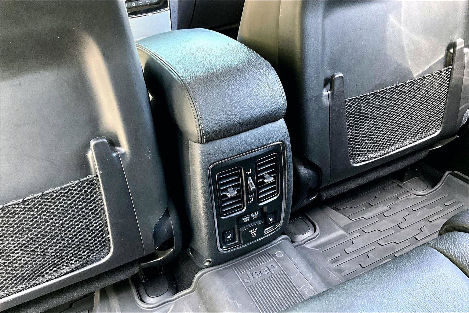 Used 2019 Jeep Grand Cherokee Summit AWD/4WD image 32