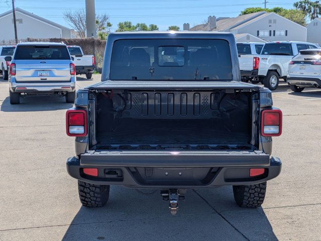 Used 2025 Jeep Gladiator Sport image 6
