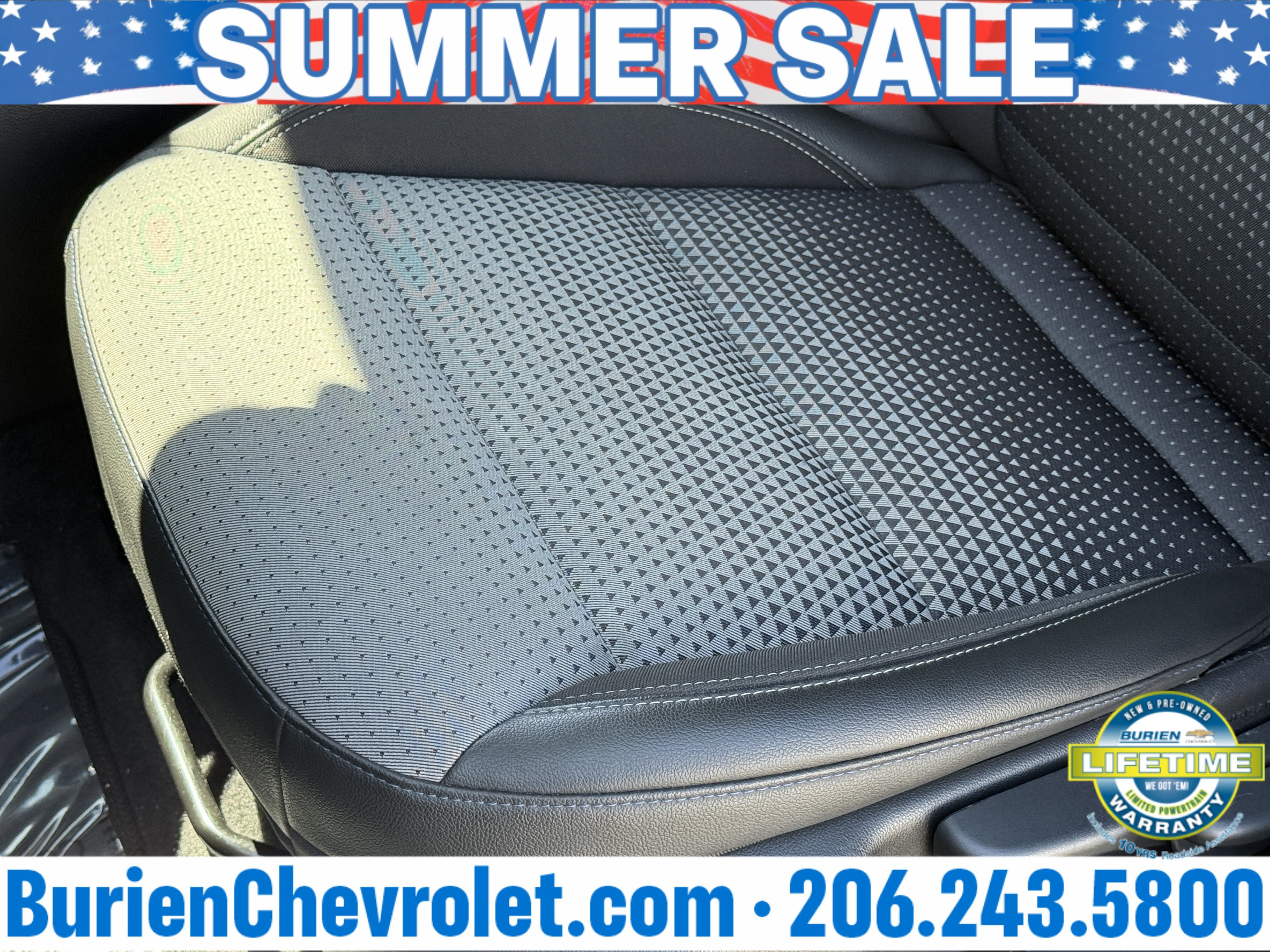 Used 2025 Chevrolet Trax LT FWD image 11