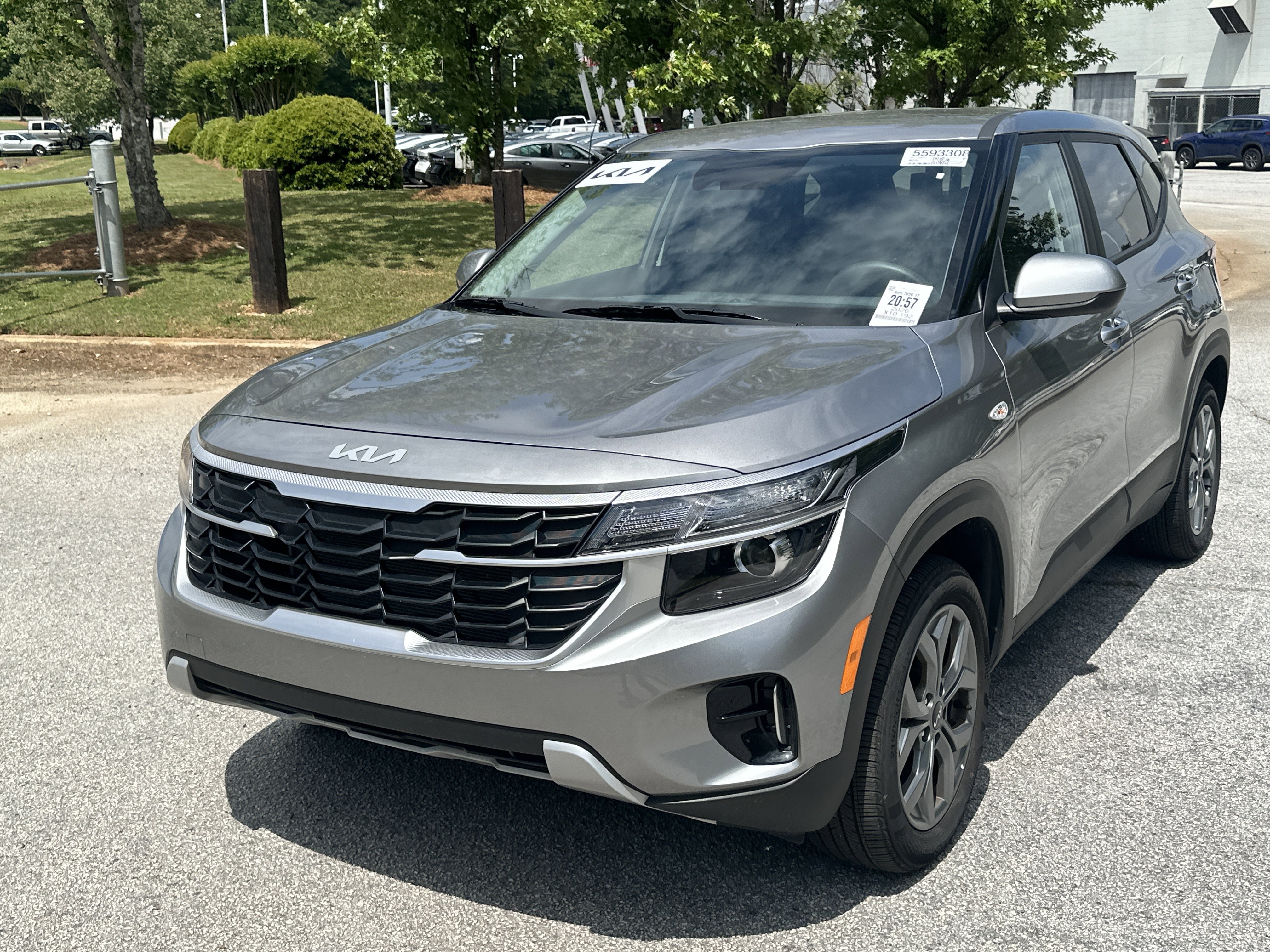 Used 2026 Kia Seltos LX FWD image 1