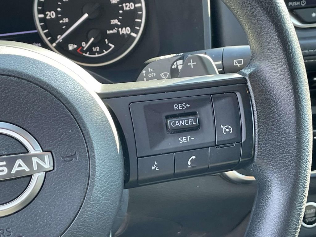 Used 2023 Nissan Rogue S image 20