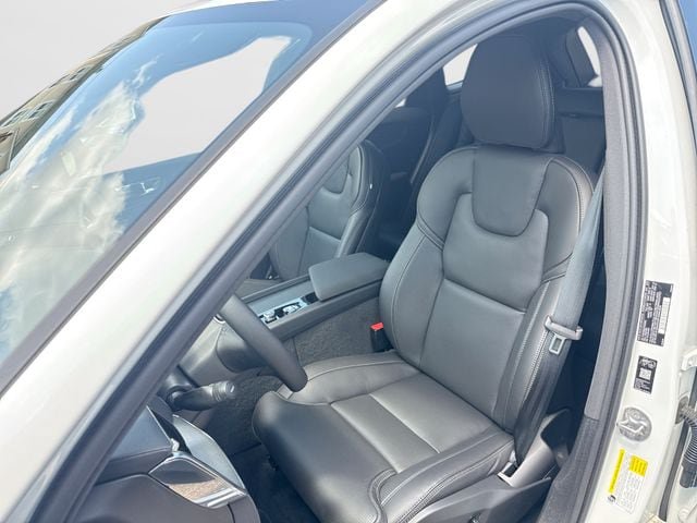 New 2026 Volvo XC60 B5 Ultra w/ Protection Package Premier AWD/4WD image 13