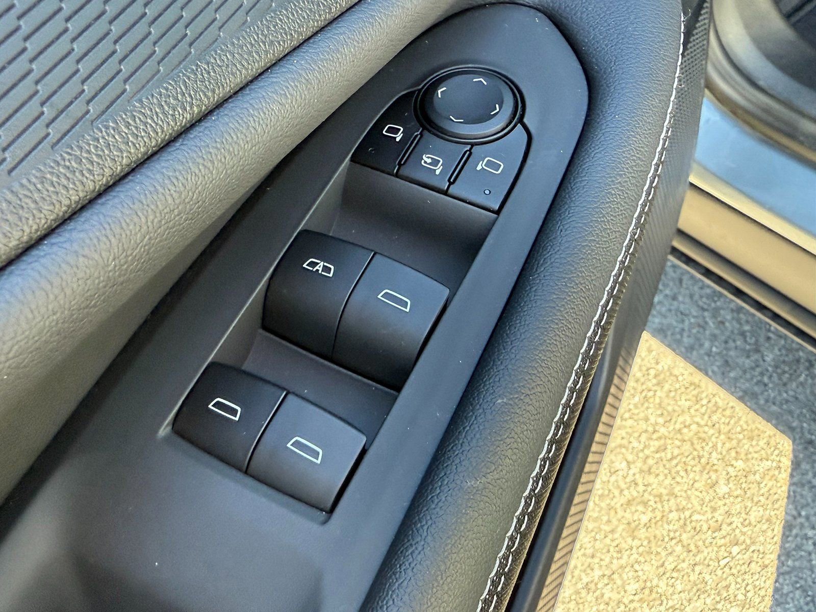 New 2025 Chevrolet Blazer EV LT AWD/4WD image 16