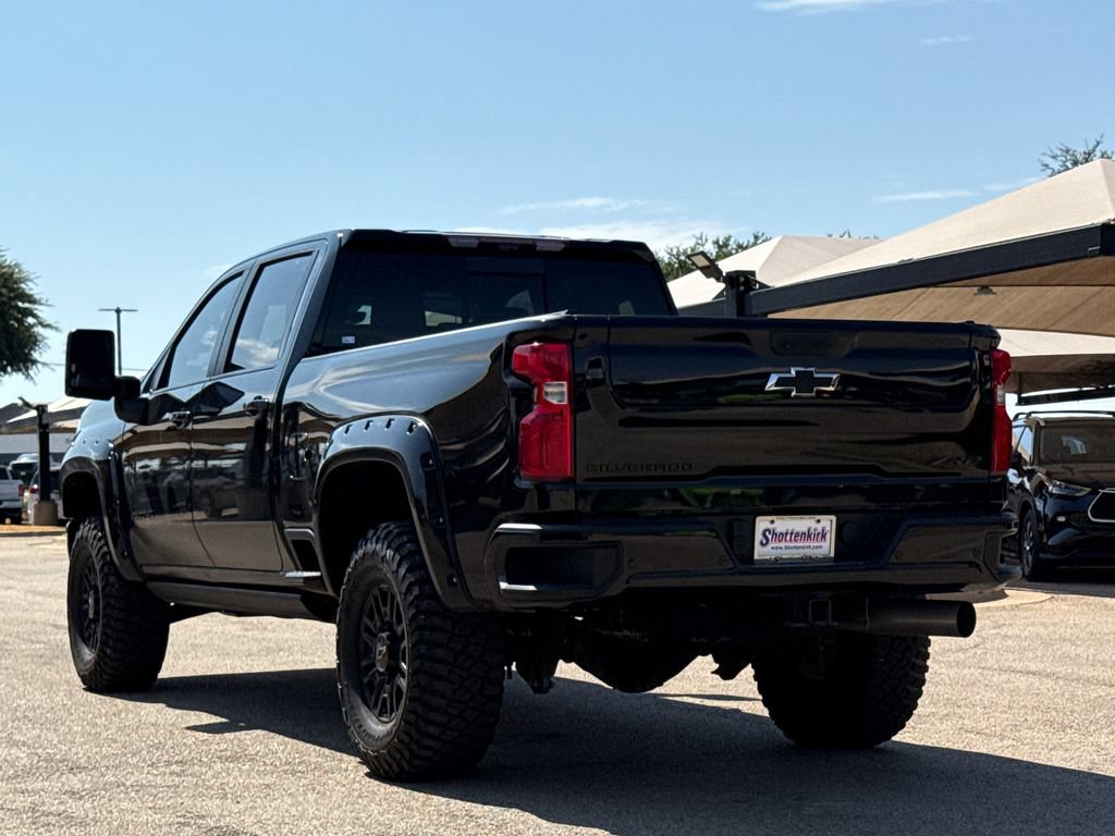 Used 2024 Chevrolet Silverado 2500 ZR2 w/ Technology Package AWD/4WD image 9