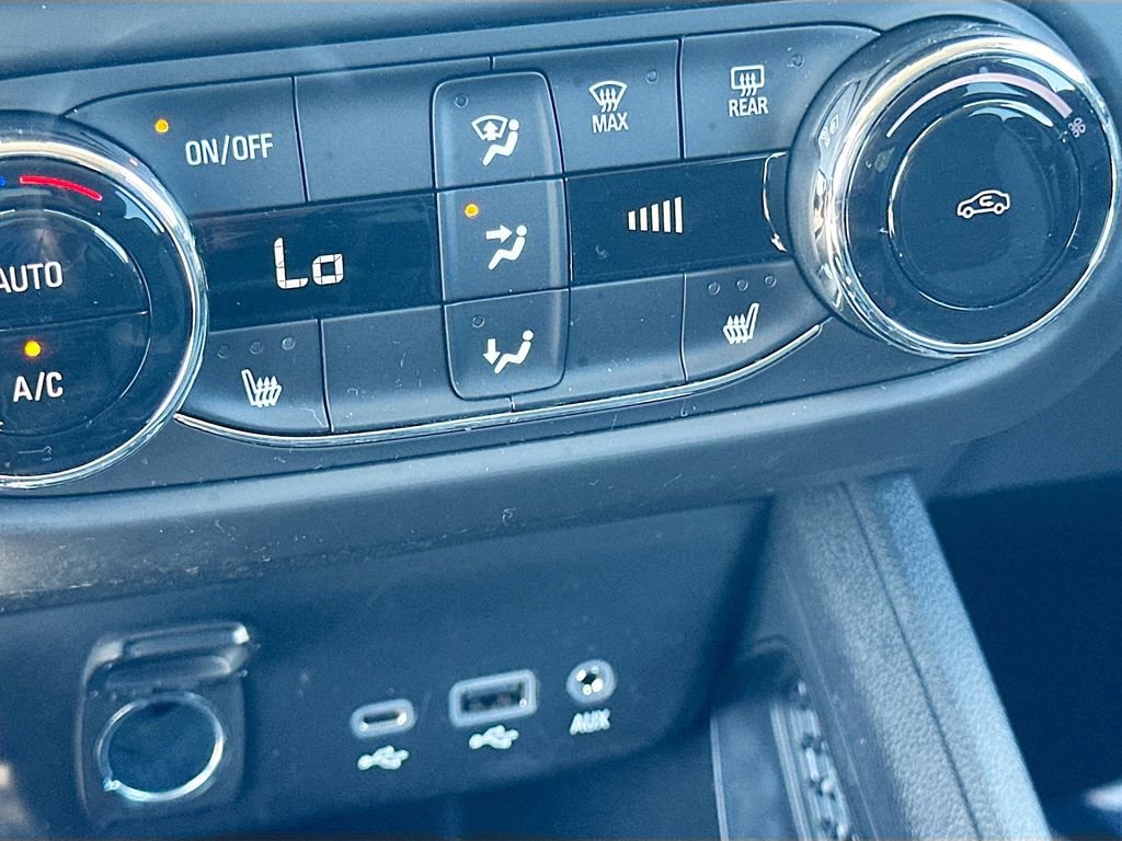 Used 2023 Chevrolet TrailBlazer LT w/ Convenience Package FWD image 19