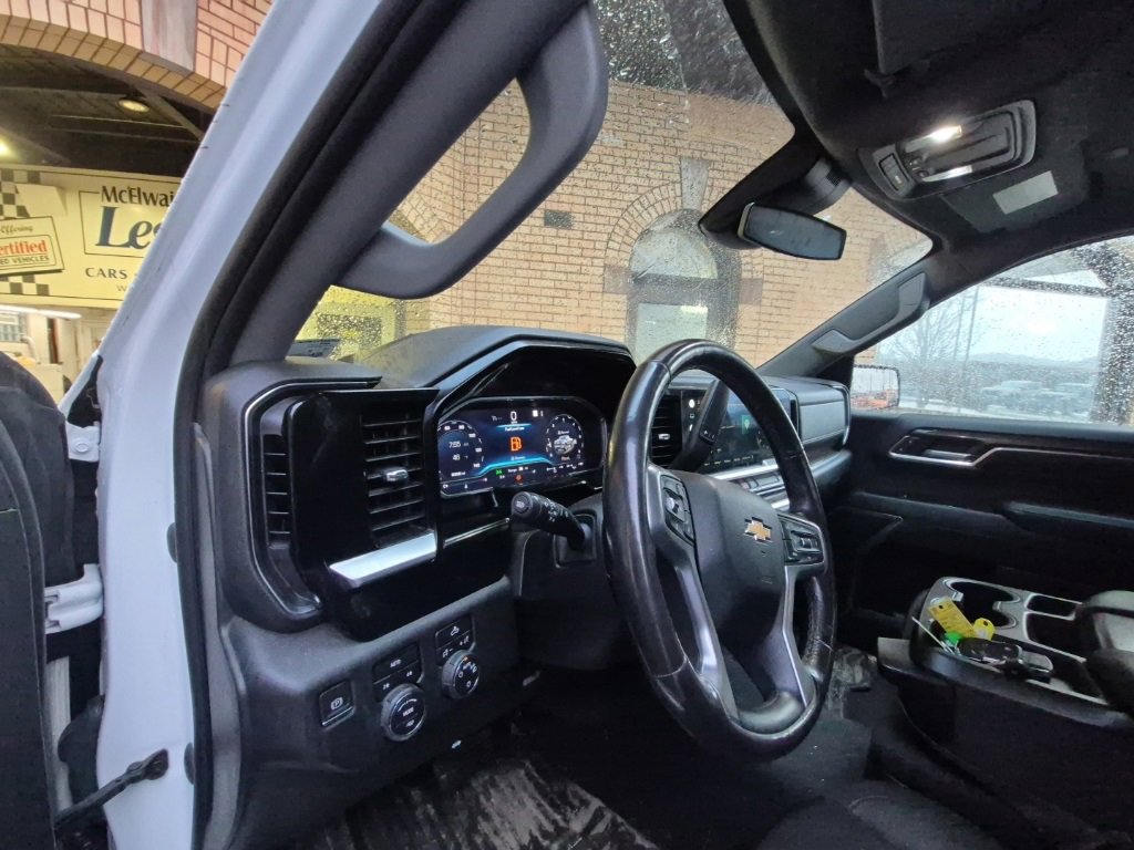 Used 2022 Chevrolet Silverado 1500 LT image 10