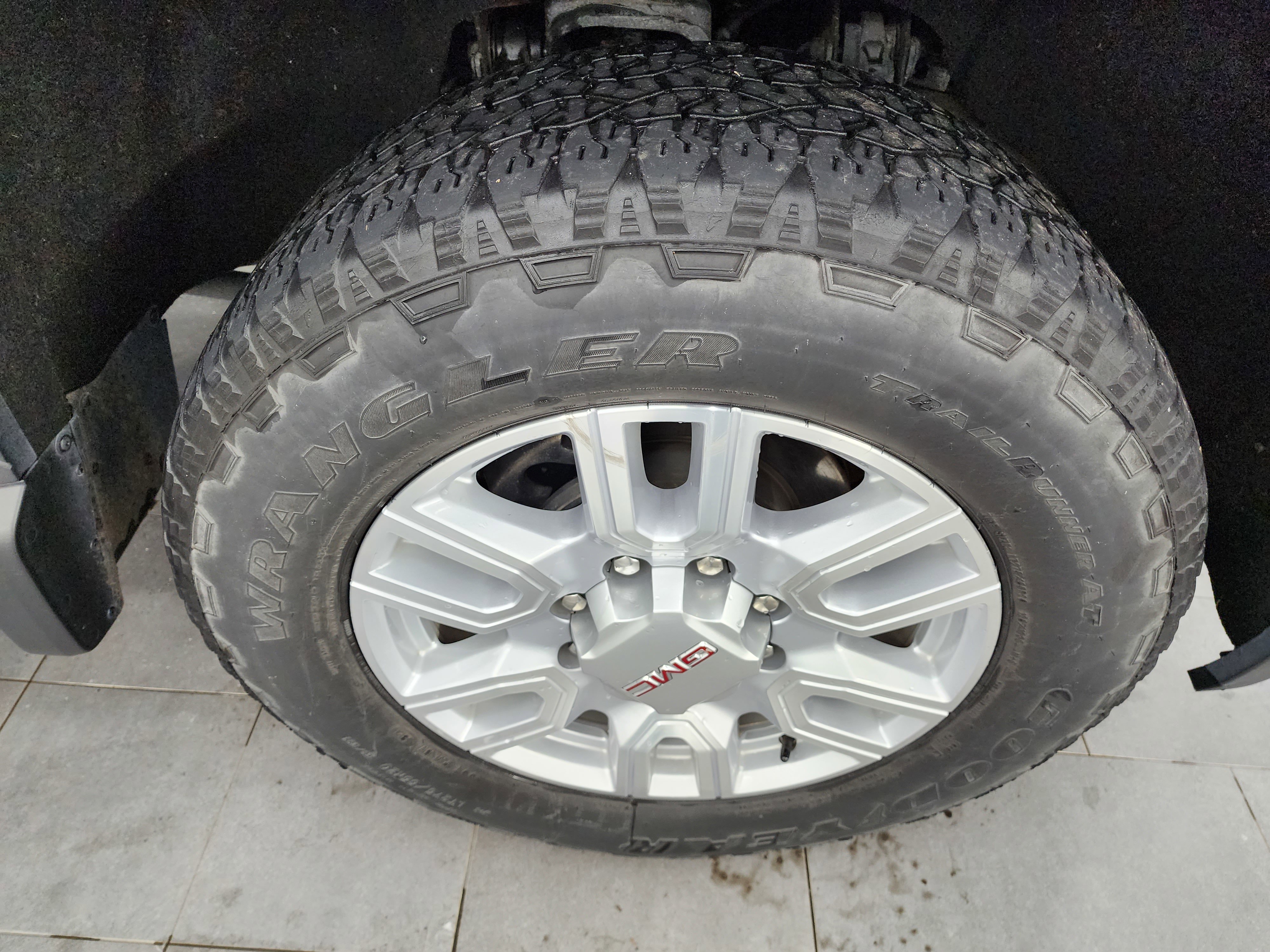 Used 2022 GMC Sierra 2500 SLT w/ LPO, GMC Protection Package image 3