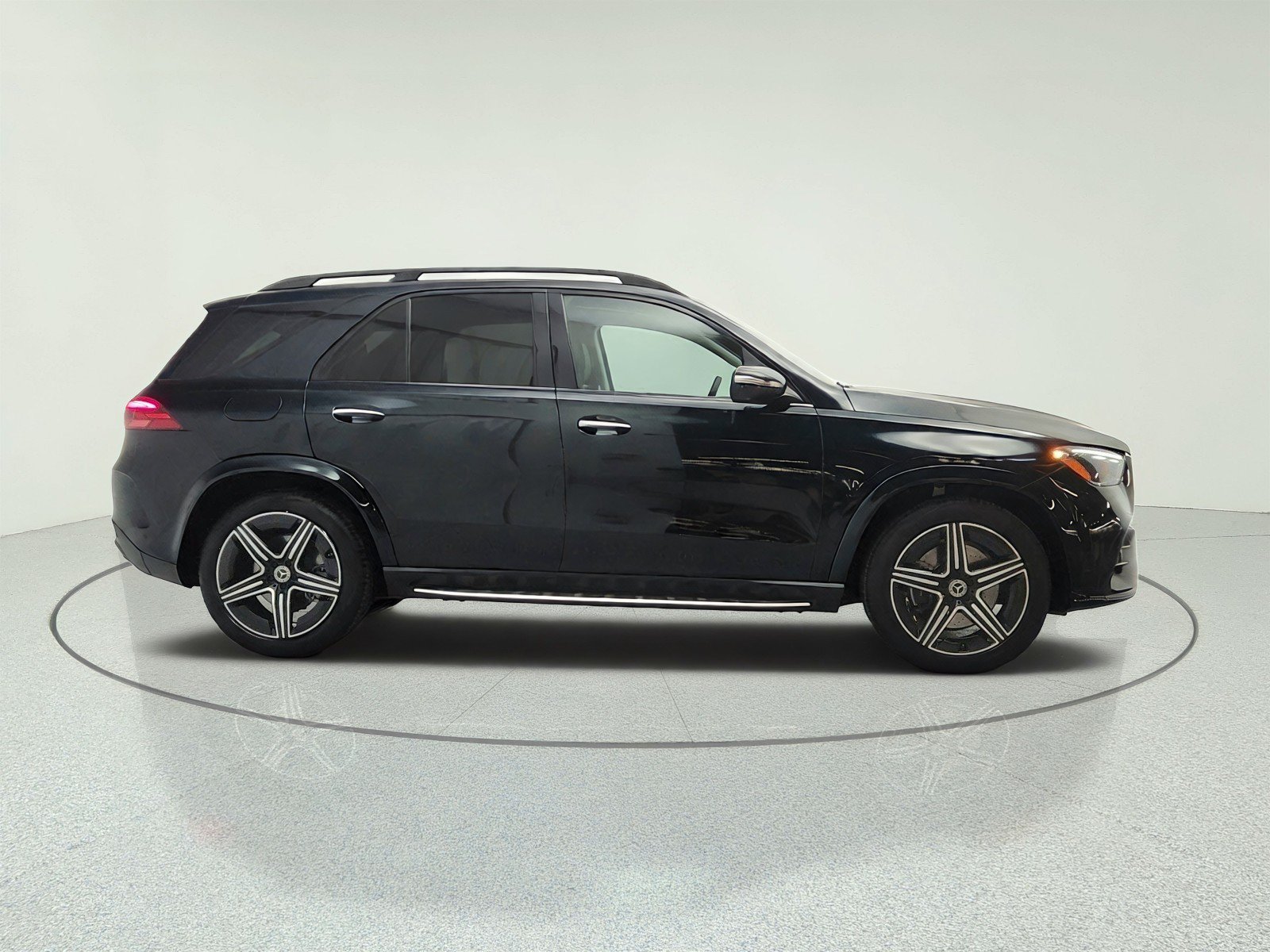 Used 2024 Mercedes-Benz GLE 350 4MATIC image 4