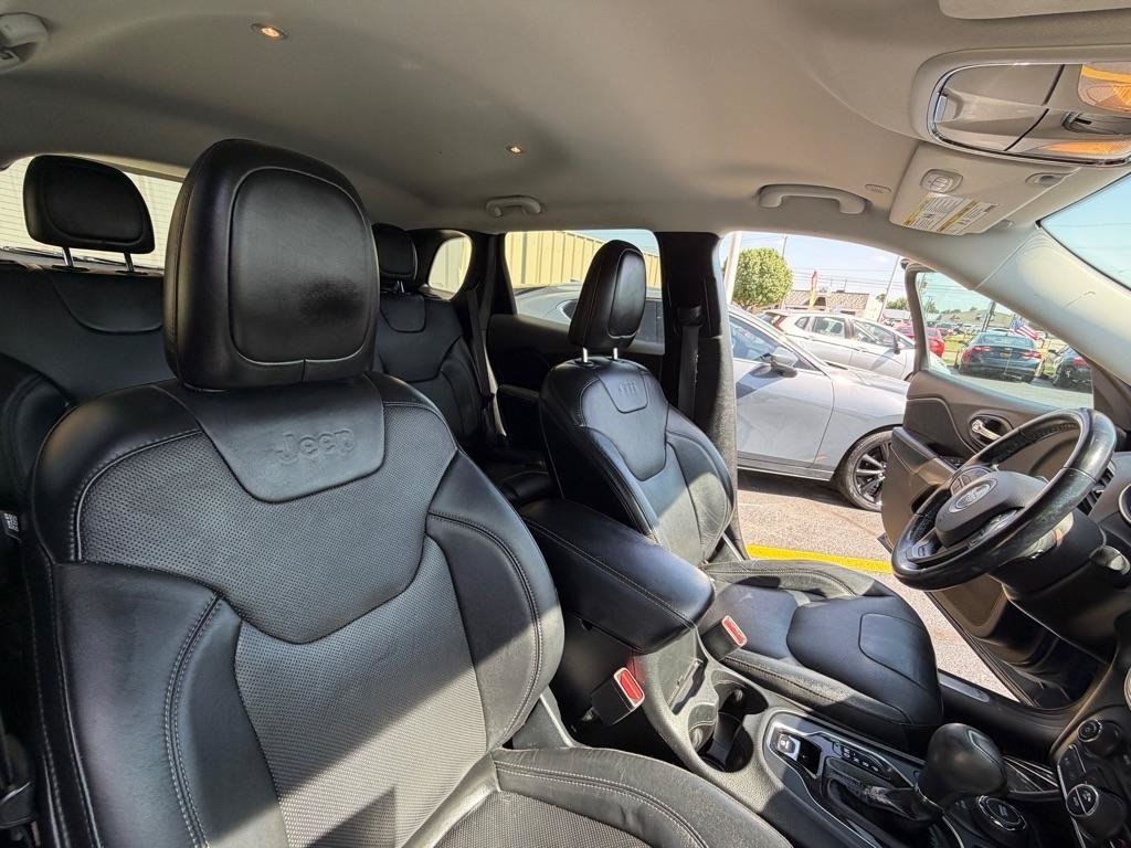 Used 2020 Jeep Cherokee Limited AWD/4WD image 23