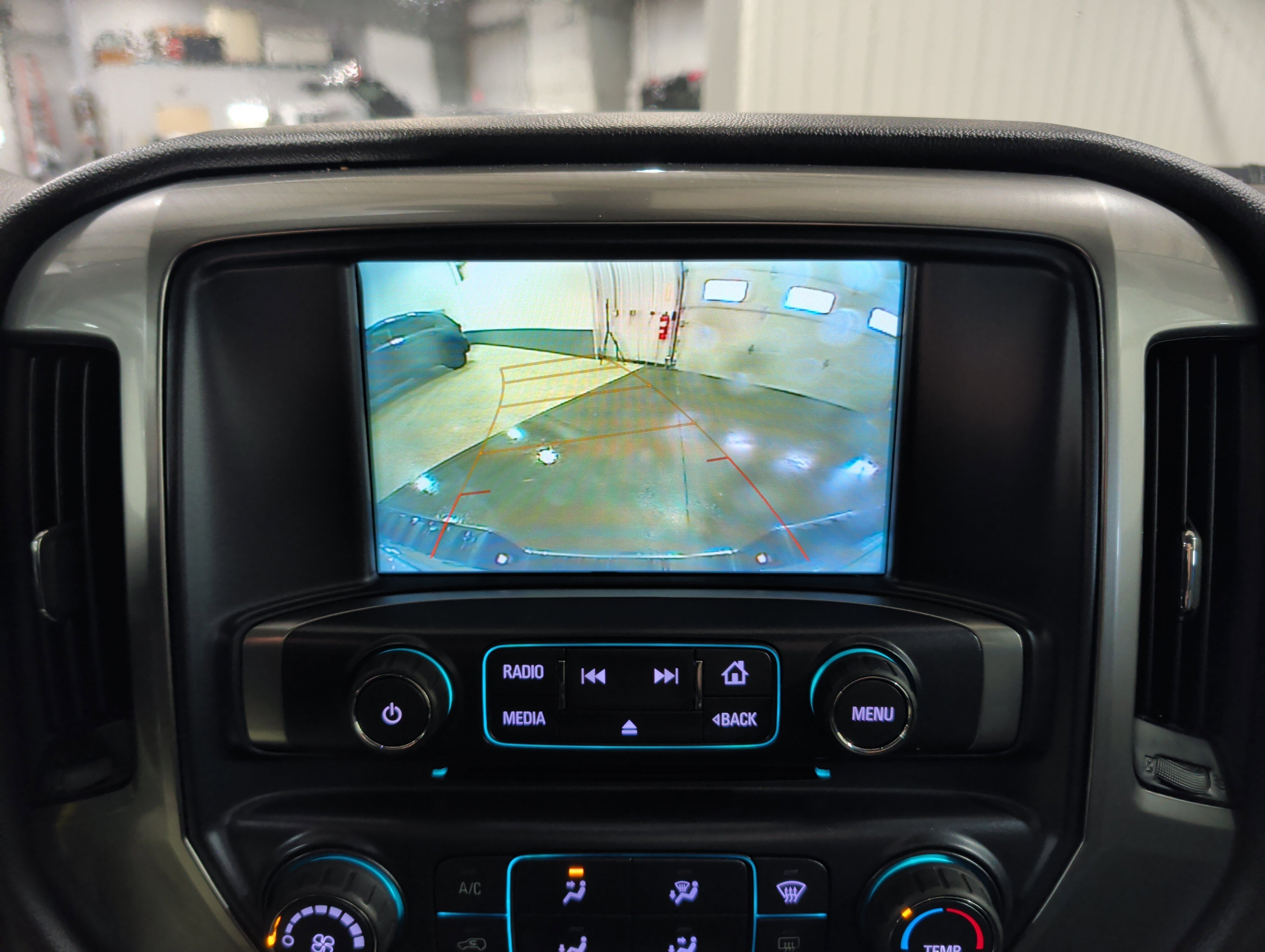 Used 2018 Chevrolet Silverado 1500 LT w/ LT Convenience Package image 11