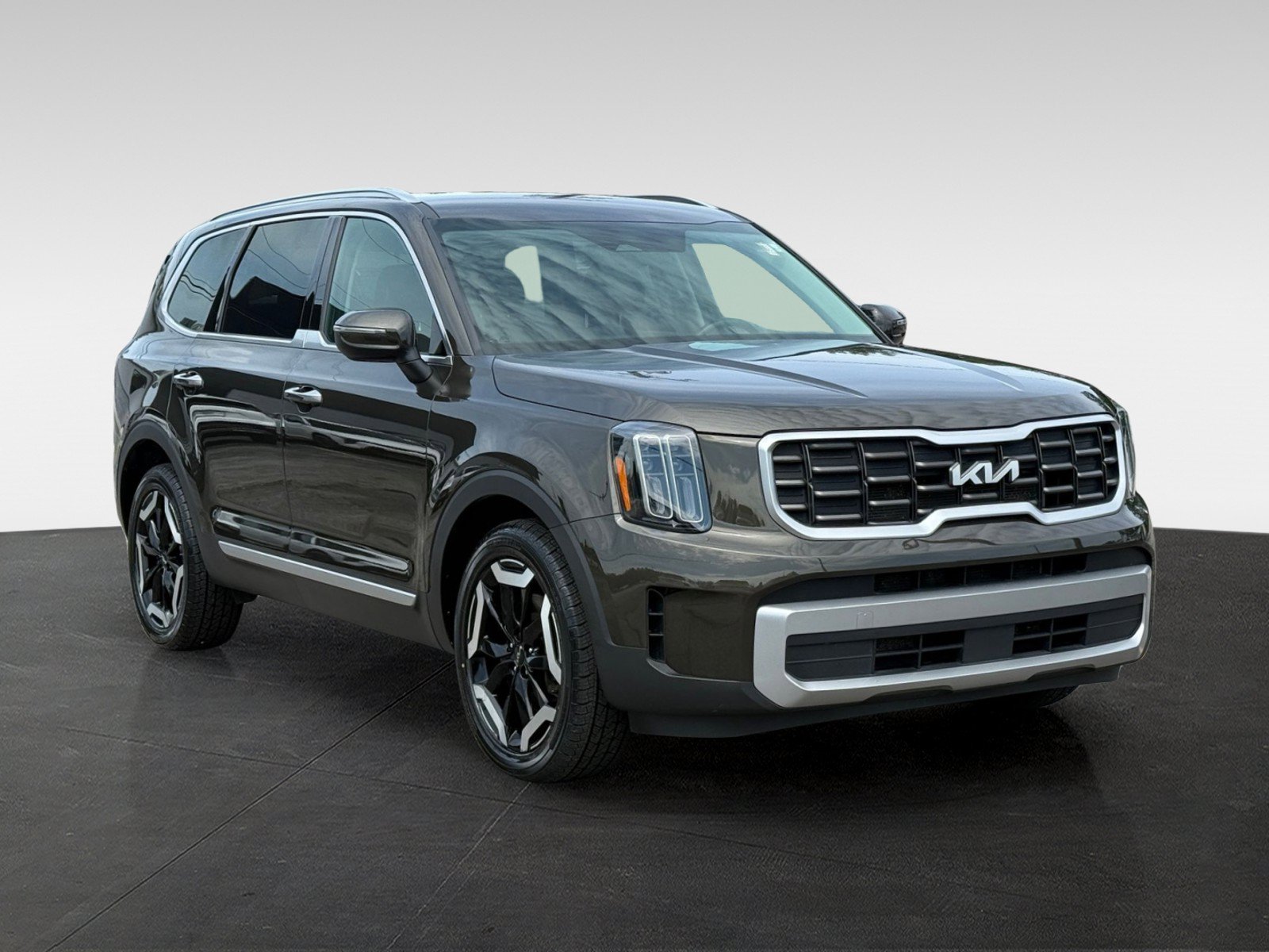 Used 2023 Kia Telluride S AWD/4WD image 3