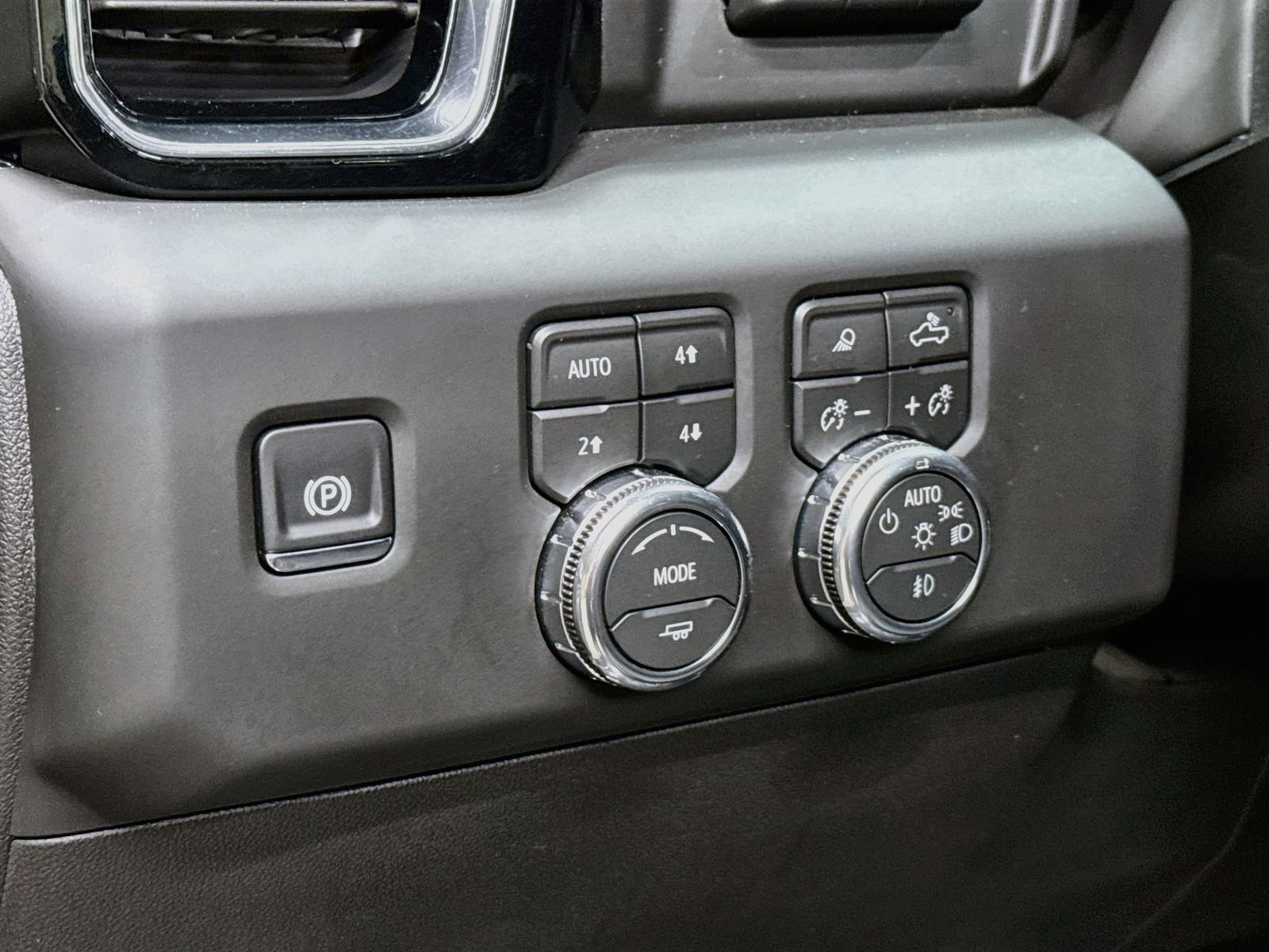 Used 2026 GMC Sierra 1500 Denali w/ Denali Reserve Package AWD/4WD image 13