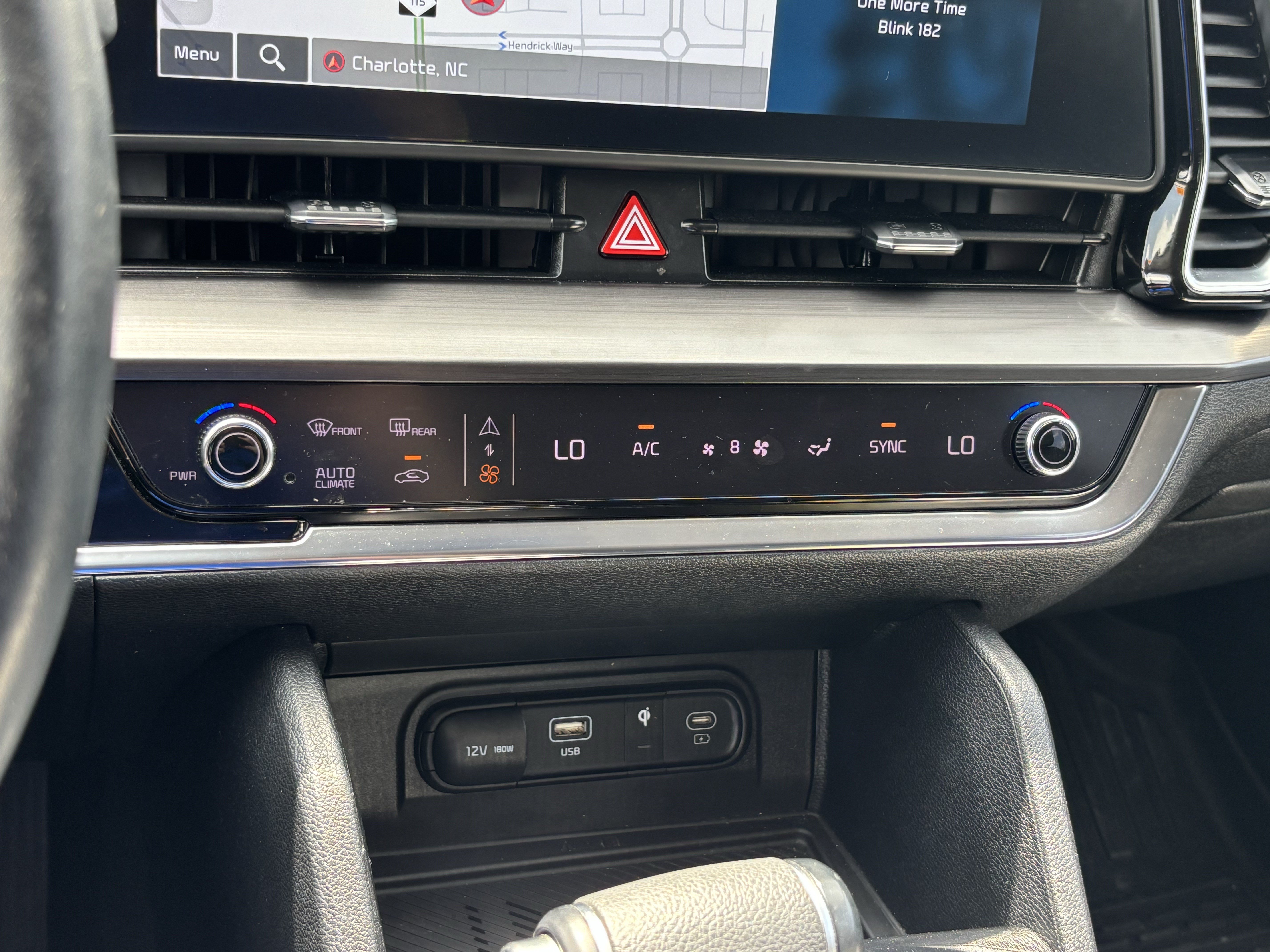 Used 2025 Kia Sportage EX FWD image 29
