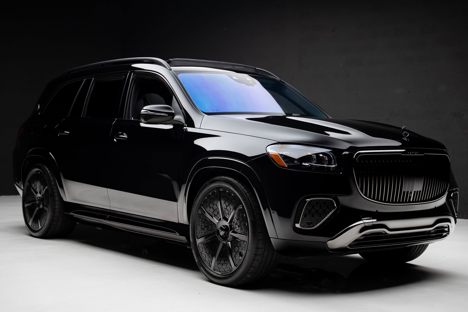 Used 2025 Mercedes-Benz Maybach GLS 600 4MATIC image 96