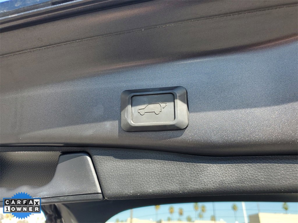 Used 2022 Toyota RAV4 SE image 10